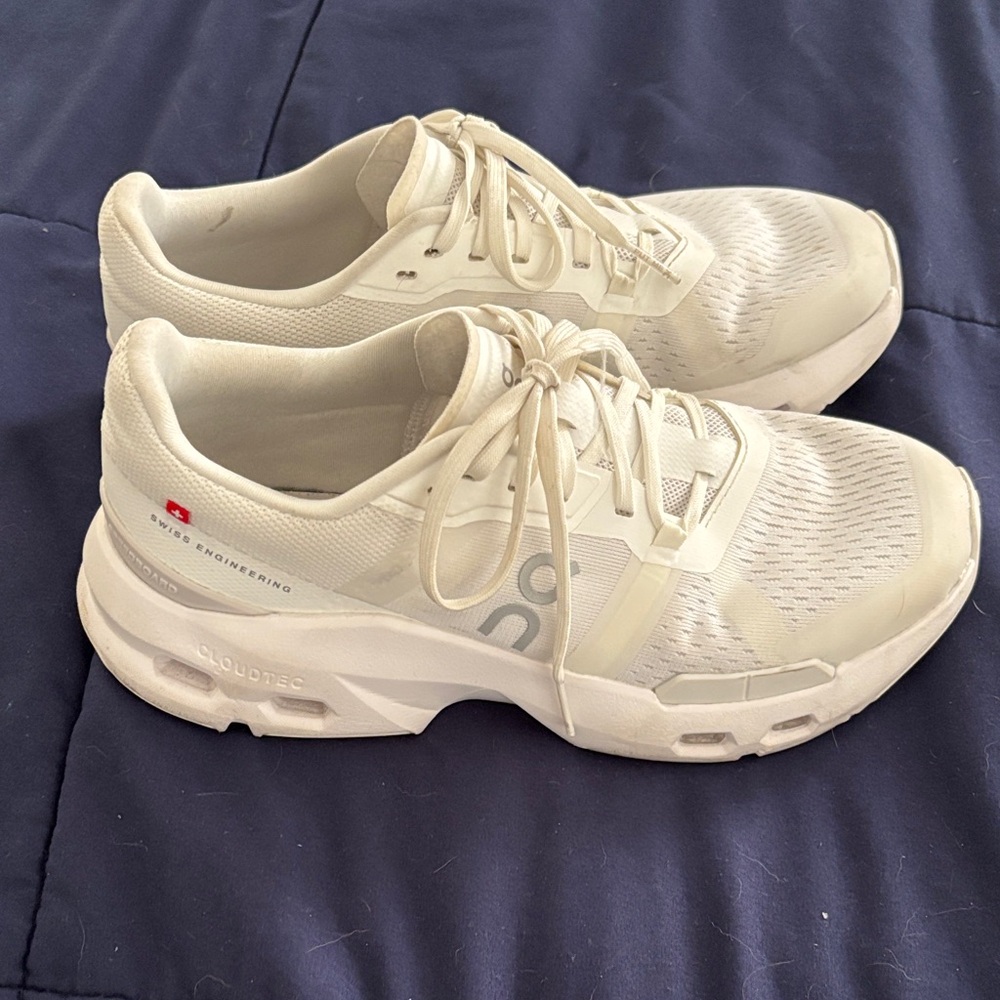 On Running Cloudpulse Athletic Sneakers 7.5 excellent used condition